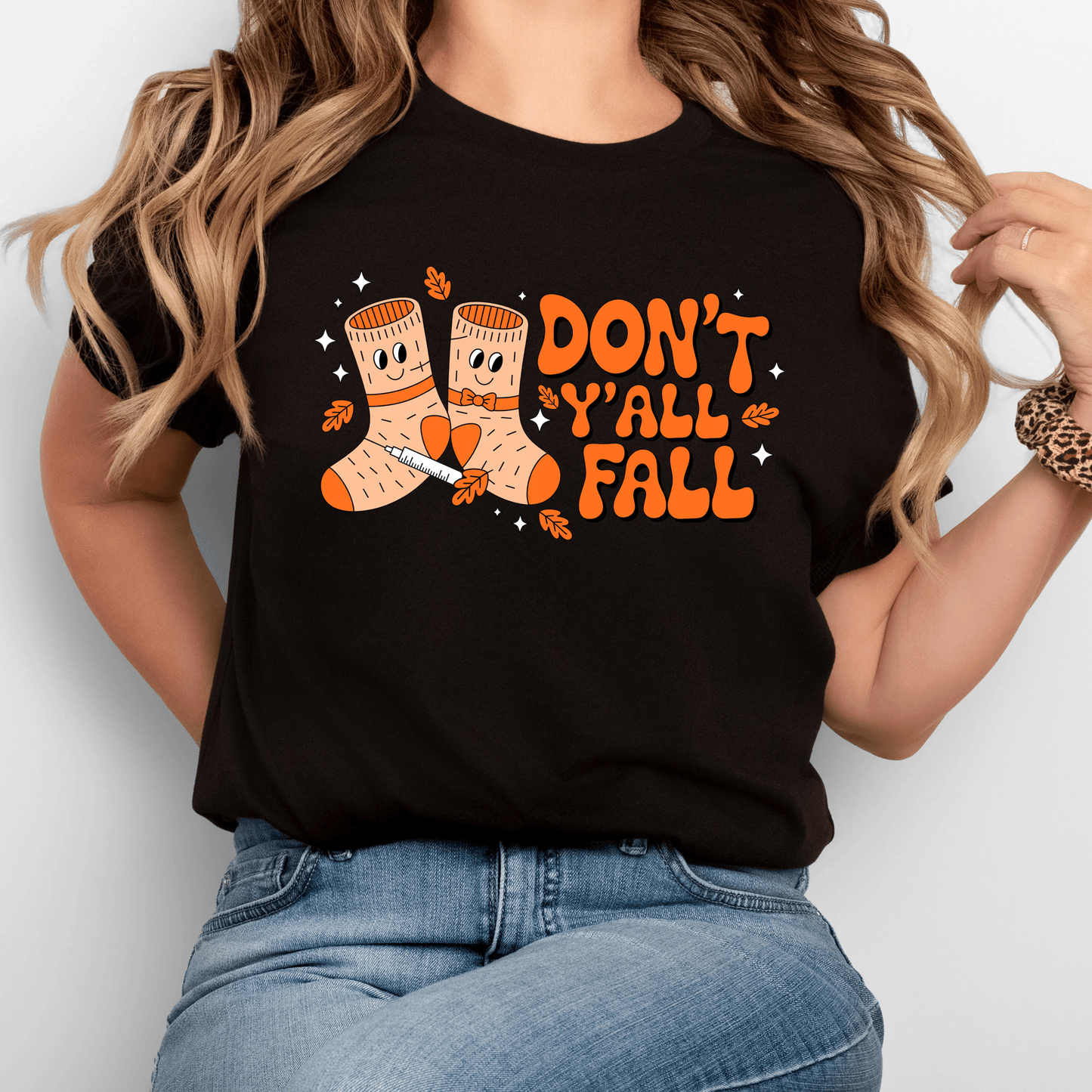 Don’t Y’all Fall Graphic Tee – Cute Autumn Fall T-Shirt with Cozy Socks Design | Funny Southern Fall Shirt for Women