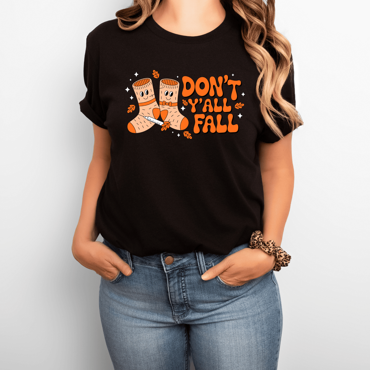 Don’t Y’all Fall Graphic Tee – Cute Autumn Fall T-Shirt with Cozy Socks Design | Funny Southern Fall Shirt for Women